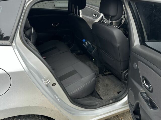 Серый Рено Меган, объемом двигателя 1.5 л и пробегом 251 тыс. км за 6500 $, фото 5 на Automoto.ua