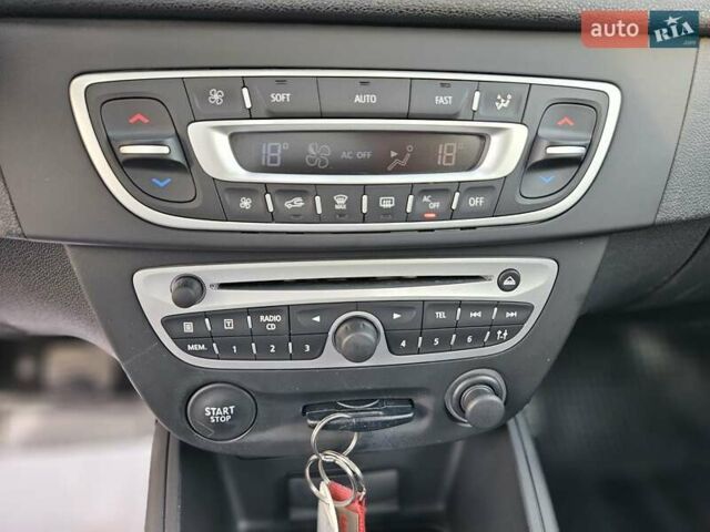 Серый Рено Меган, объемом двигателя 1.6 л и пробегом 195 тыс. км за 7850 $, фото 106 на Automoto.ua