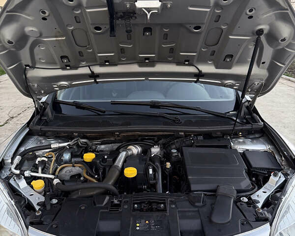 Сірий Рено Меган, об'ємом двигуна 1.5 л та пробігом 274 тис. км за 6500 $, фото 5 на Automoto.ua