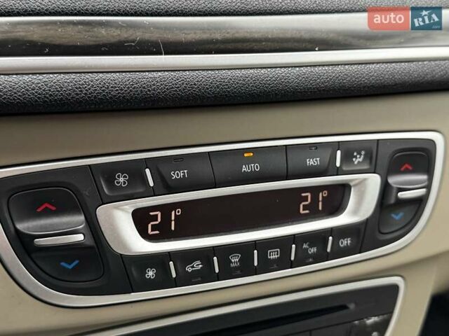 Серый Рено Меган, объемом двигателя 2 л и пробегом 260 тыс. км за 7800 $, фото 23 на Automoto.ua