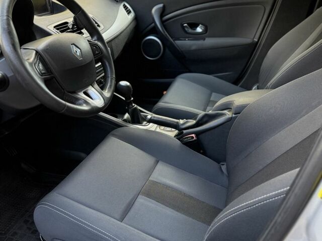 Серый Рено Меган, объемом двигателя 1.5 л и пробегом 280 тыс. км за 6800 $, фото 14 на Automoto.ua