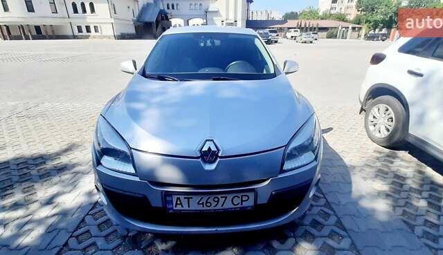 Серый Рено Меган, объемом двигателя 1.5 л и пробегом 350 тыс. км за 6500 $, фото 6 на Automoto.ua