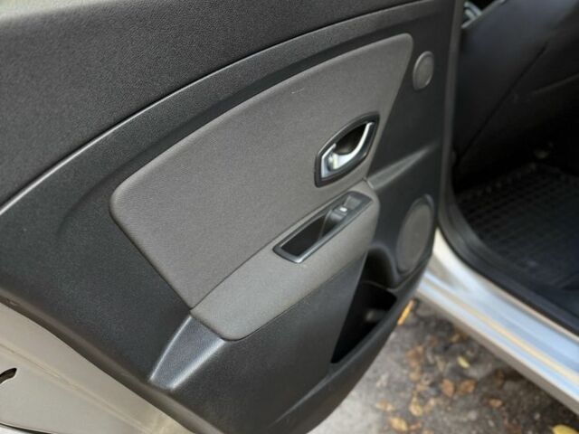 Серый Рено Меган, объемом двигателя 1.5 л и пробегом 280 тыс. км за 6800 $, фото 8 на Automoto.ua