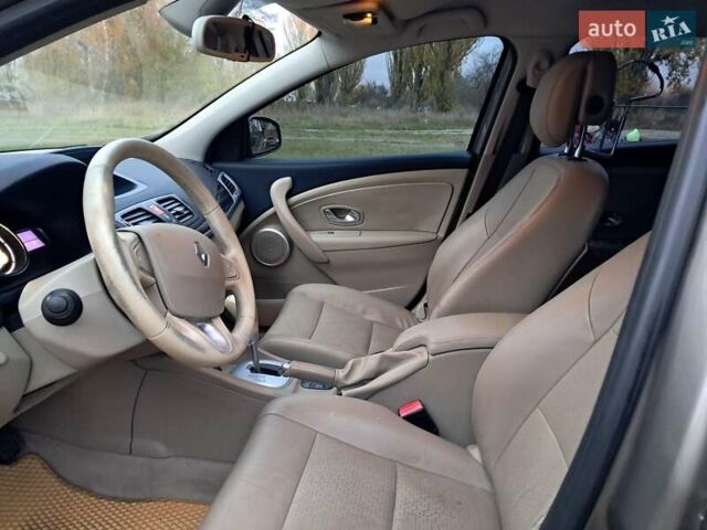 Сірий Рено Меган, об'ємом двигуна 1.46 л та пробігом 210 тис. км за 5900 $, фото 6 на Automoto.ua