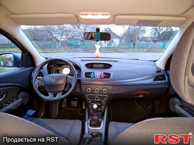 Серый Рено Меган, объемом двигателя 1.6 л и пробегом 238 тыс. км за 7350 $, фото 13 на Automoto.ua