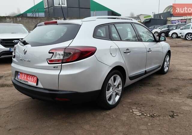 Серый Рено Меган, объемом двигателя 1.46 л и пробегом 236 тыс. км за 6750 $, фото 4 на Automoto.ua