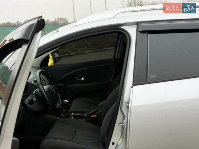 Серый Рено Меган, объемом двигателя 1.9 л и пробегом 286 тыс. км за 5650 $, фото 16 на Automoto.ua