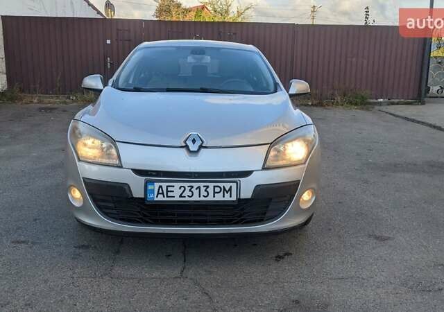 Сірий Рено Меган, об'ємом двигуна 1.46 л та пробігом 274 тис. км за 4599 $, фото 7 на Automoto.ua