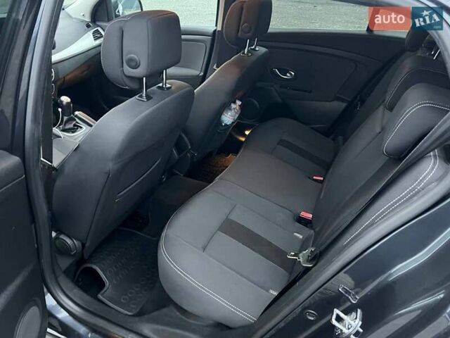 Серый Рено Меган, объемом двигателя 1.5 л и пробегом 269 тыс. км за 6000 $, фото 14 на Automoto.ua