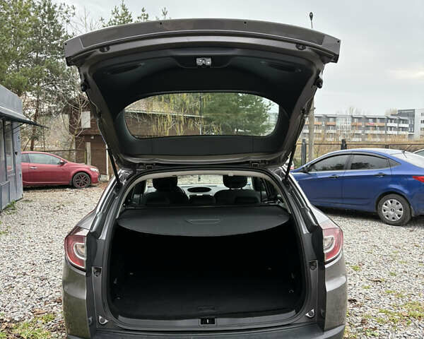 Сірий Рено Меган, об'ємом двигуна 1.6 л та пробігом 227 тис. км за 7300 $, фото 39 на Automoto.ua