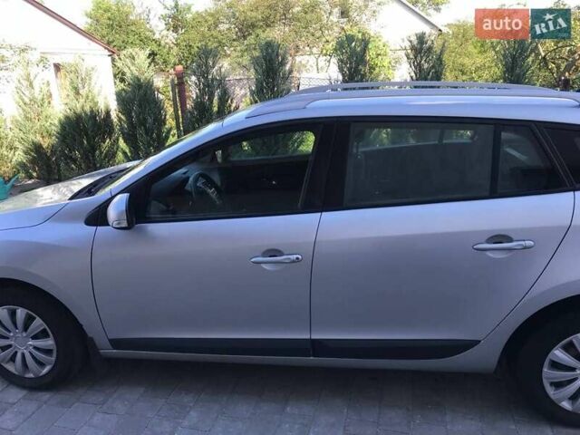 Серый Рено Меган, объемом двигателя 1.5 л и пробегом 238 тыс. км за 7000 $, фото 2 на Automoto.ua