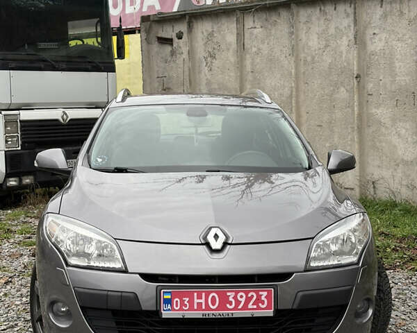 Сірий Рено Меган, об'ємом двигуна 1.6 л та пробігом 227 тис. км за 7300 $, фото 5 на Automoto.ua