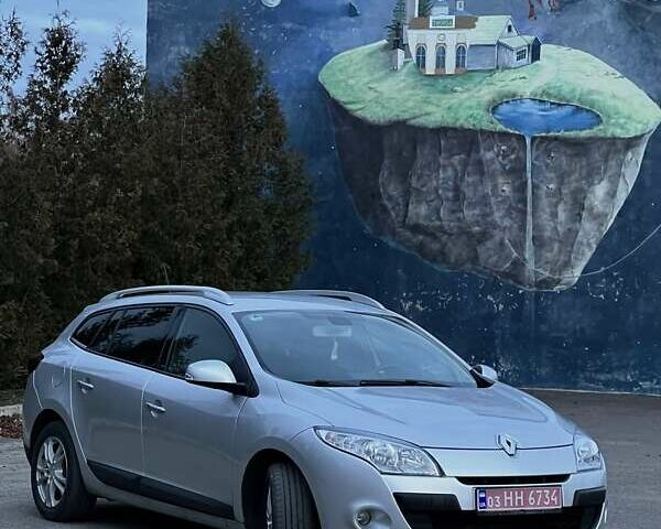 Серый Рено Меган, объемом двигателя 1.6 л и пробегом 215 тыс. км за 7600 $, фото 1 на Automoto.ua