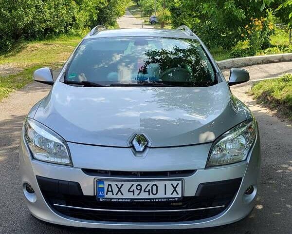 Сірий Рено Меган, об'ємом двигуна 2 л та пробігом 270 тис. км за 7800 $, фото 1 на Automoto.ua