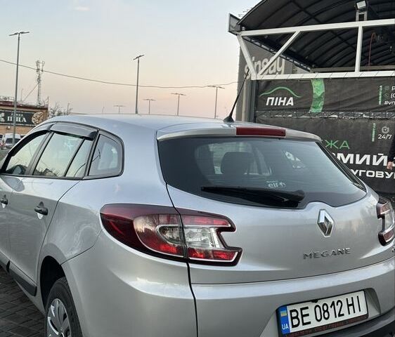 Сірий Рено Меган, об'ємом двигуна 1.5 л та пробігом 250 тис. км за 6999 $, фото 4 на Automoto.ua