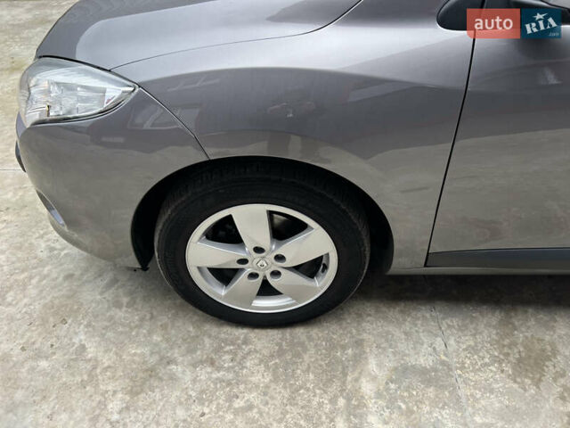 Серый Рено Меган, объемом двигателя 1.6 л и пробегом 182 тыс. км за 7800 $, фото 16 на Automoto.ua