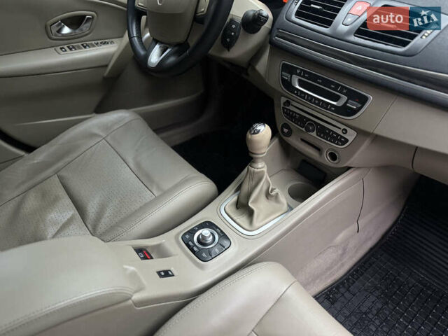 Серый Рено Меган, объемом двигателя 1.87 л и пробегом 280 тыс. км за 6500 $, фото 10 на Automoto.ua