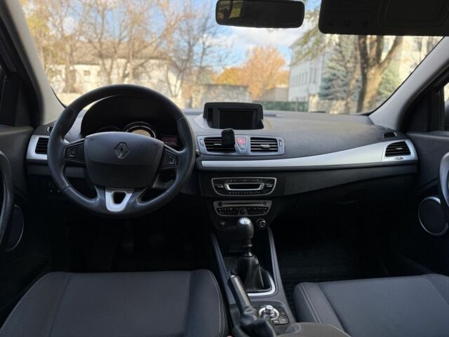 Серый Рено Меган, объемом двигателя 1.5 л и пробегом 280 тыс. км за 6800 $, фото 15 на Automoto.ua