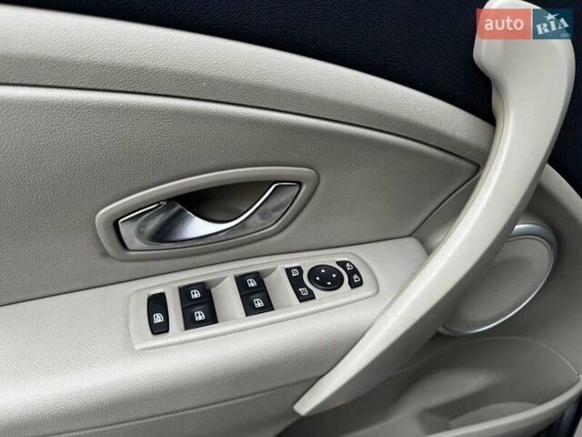 Серый Рено Меган, объемом двигателя 2 л и пробегом 260 тыс. км за 7800 $, фото 17 на Automoto.ua
