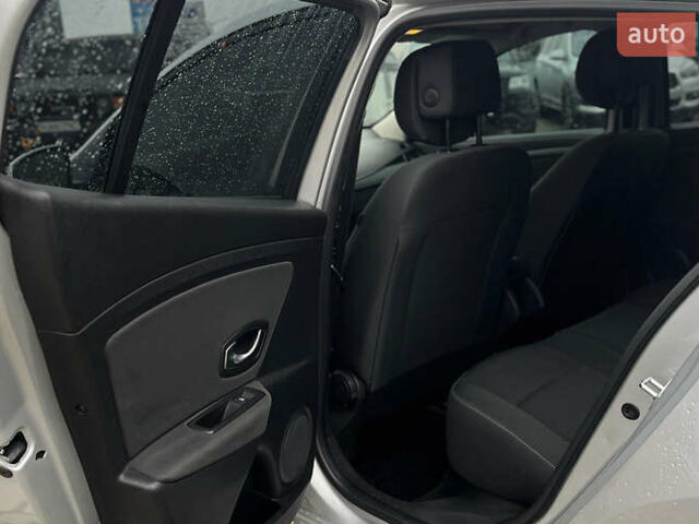 Серый Рено Меган, объемом двигателя 1.46 л и пробегом 260 тыс. км за 7200 $, фото 15 на Automoto.ua