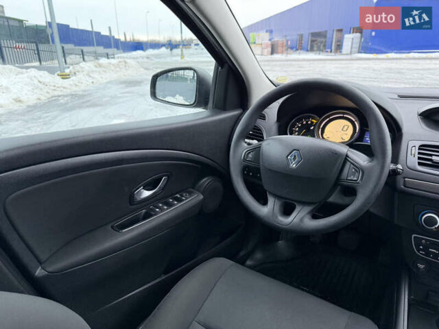 Серый Рено Меган, объемом двигателя 1.6 л и пробегом 181 тыс. км за 7700 $, фото 79 на Automoto.ua