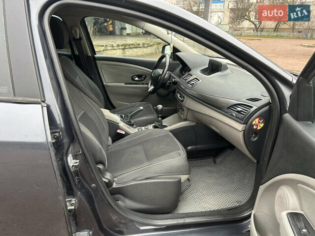 Серый Рено Меган, объемом двигателя 1.46 л и пробегом 285 тыс. км за 5700 $, фото 25 на Automoto.ua