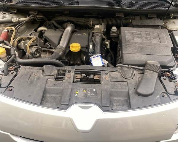Серый Рено Меган, объемом двигателя 1.46 л и пробегом 300 тыс. км за 6950 $, фото 12 на Automoto.ua