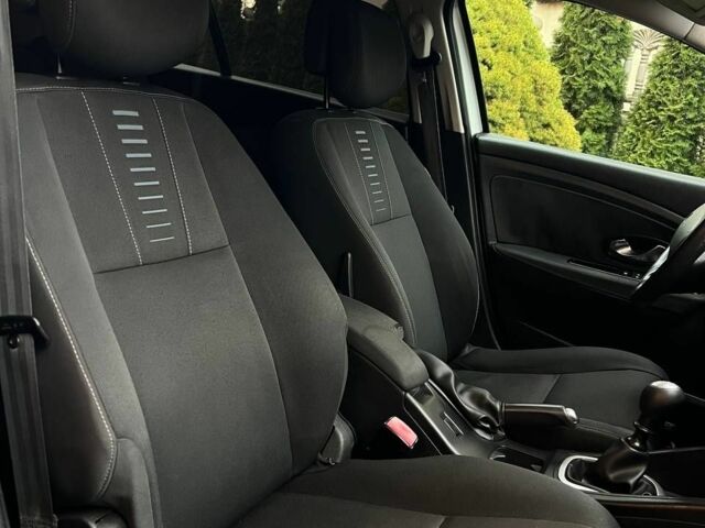 Серый Рено Меган, объемом двигателя 1.5 л и пробегом 263 тыс. км за 5100 $, фото 12 на Automoto.ua