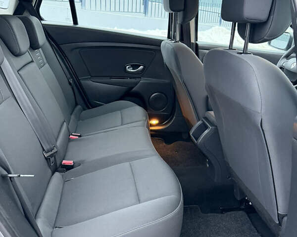 Серый Рено Меган, объемом двигателя 1.6 л и пробегом 181 тыс. км за 7700 $, фото 75 на Automoto.ua