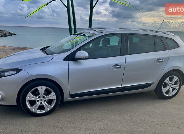 Серый Рено Меган, объемом двигателя 1.46 л и пробегом 242 тыс. км за 7990 $, фото 1 на Automoto.ua