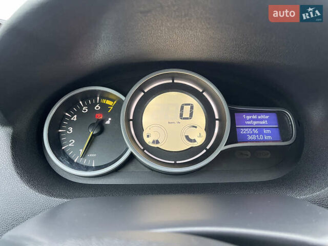 Серый Рено Меган, объемом двигателя 1.6 л и пробегом 225 тыс. км за 7700 $, фото 37 на Automoto.ua