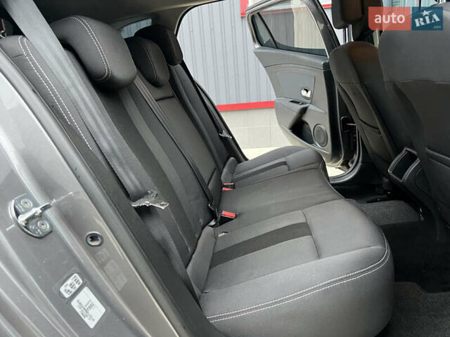 Серый Рено Меган, объемом двигателя 1.6 л и пробегом 182 тыс. км за 7800 $, фото 68 на Automoto.ua