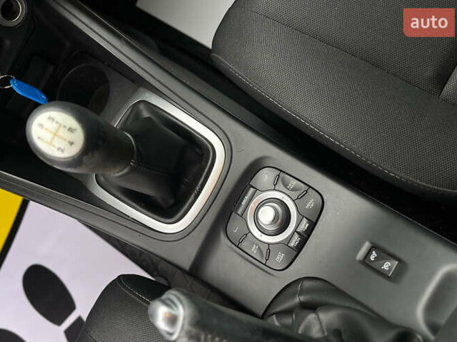 Серый Рено Меган, объемом двигателя 1.46 л и пробегом 260 тыс. км за 7200 $, фото 21 на Automoto.ua