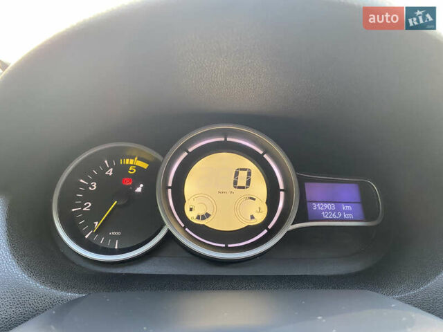 Серый Рено Меган, объемом двигателя 1.46 л и пробегом 320 тыс. км за 5999 $, фото 19 на Automoto.ua