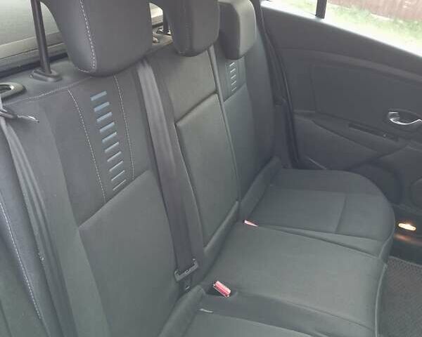 Серый Рено Меган, объемом двигателя 1.46 л и пробегом 278 тыс. км за 7100 $, фото 14 на Automoto.ua