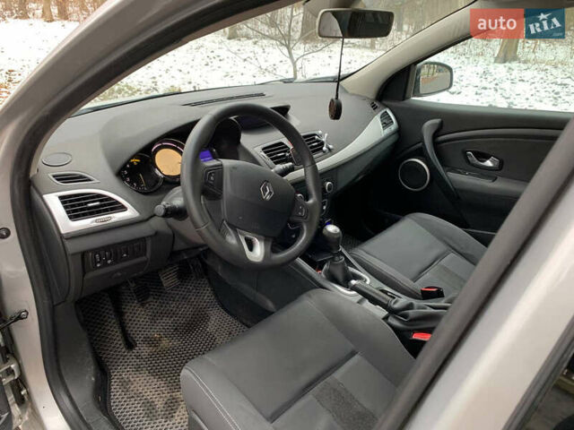 Серый Рено Меган, объемом двигателя 1.46 л и пробегом 260 тыс. км за 7100 $, фото 18 на Automoto.ua