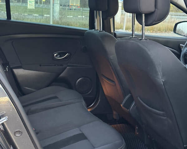 Сірий Рено Меган, об'ємом двигуна 1.46 л та пробігом 260 тис. км за 5900 $, фото 15 на Automoto.ua