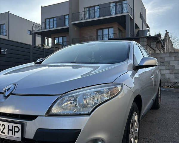 Серый Рено Меган, объемом двигателя 1.46 л и пробегом 244 тыс. км за 4950 $, фото 4 на Automoto.ua