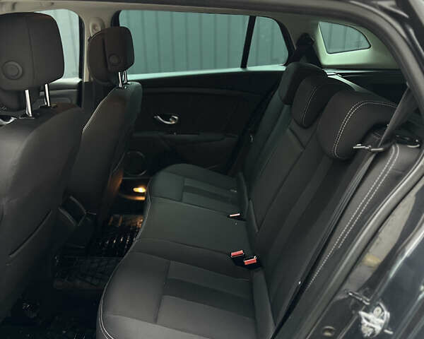 Серый Рено Меган, объемом двигателя 1.5 л и пробегом 215 тыс. км за 6800 $, фото 22 на Automoto.ua