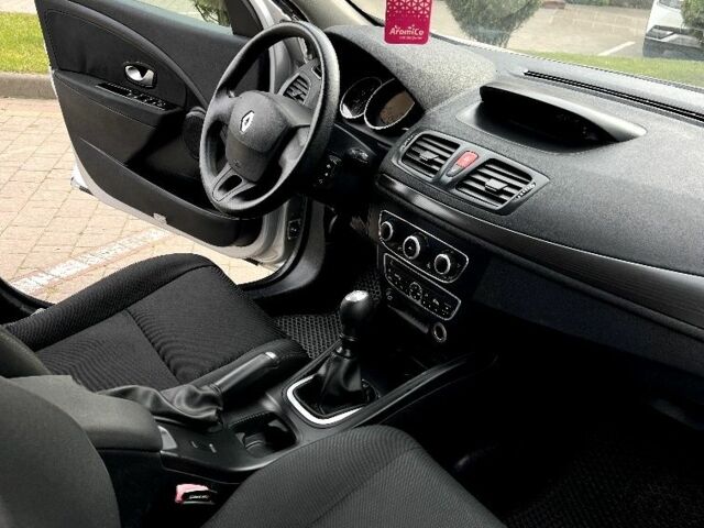 Серый Рено Меган, объемом двигателя 1.5 л и пробегом 263 тыс. км за 5490 $, фото 11 на Automoto.ua