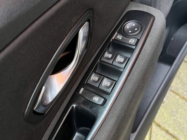 Серый Рено Меган, объемом двигателя 1.5 л и пробегом 263 тыс. км за 5100 $, фото 14 на Automoto.ua