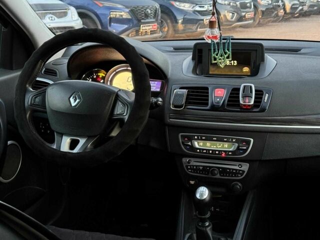 Серый Рено Меган, объемом двигателя 1.9 л и пробегом 297 тыс. км за 6690 $, фото 23 на Automoto.ua