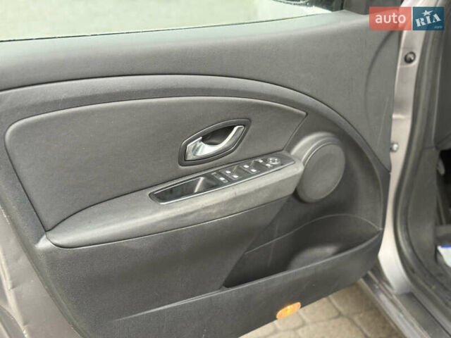 Серый Рено Меган, объемом двигателя 1.6 л и пробегом 227 тыс. км за 6550 $, фото 21 на Automoto.ua