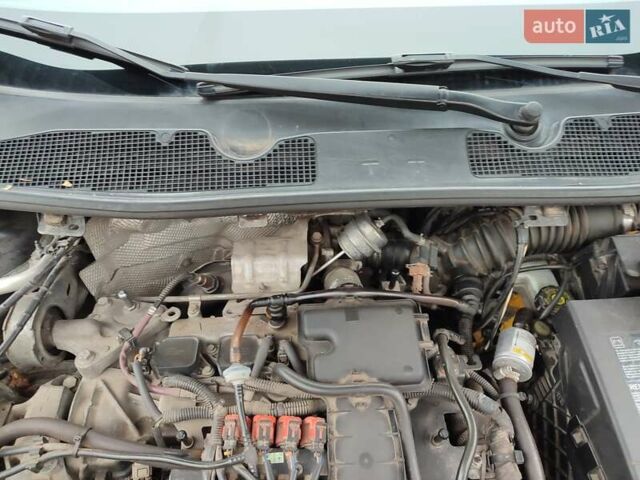 Серый Рено Меган, объемом двигателя 1.4 л и пробегом 250 тыс. км за 7500 $, фото 108 на Automoto.ua