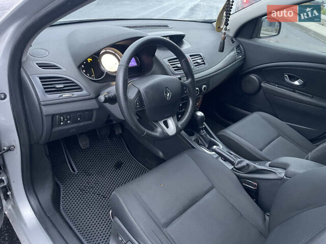 Серый Рено Меган, объемом двигателя 1.46 л и пробегом 287 тыс. км за 6900 $, фото 5 на Automoto.ua