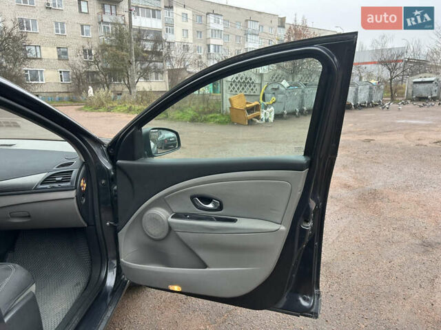 Серый Рено Меган, объемом двигателя 1.46 л и пробегом 285 тыс. км за 5700 $, фото 24 на Automoto.ua