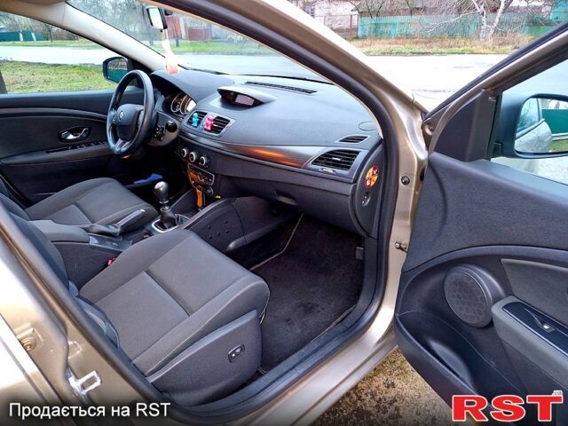 Серый Рено Меган, объемом двигателя 1.6 л и пробегом 238 тыс. км за 7350 $, фото 10 на Automoto.ua