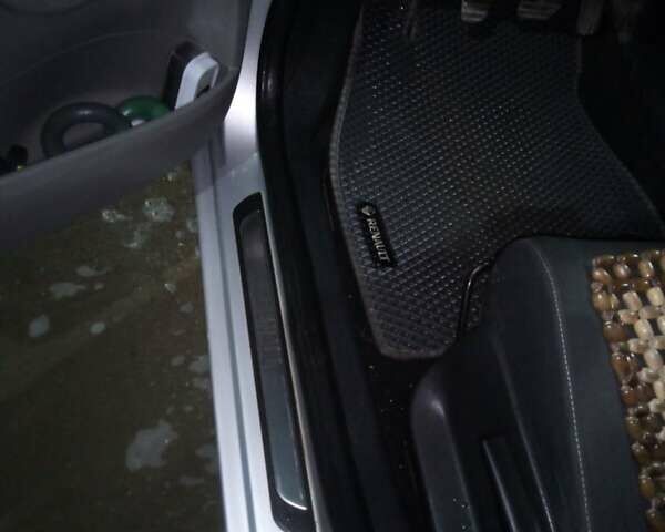 Серый Рено Меган, объемом двигателя 1.5 л и пробегом 260 тыс. км за 6000 $, фото 17 на Automoto.ua