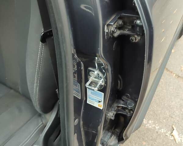 Серый Рено Меган, объемом двигателя 1.4 л и пробегом 250 тыс. км за 7500 $, фото 125 на Automoto.ua