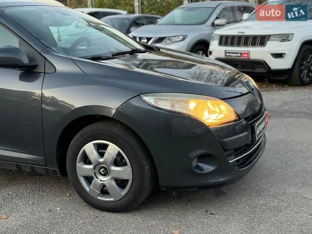 Сірий Рено Меган, об'ємом двигуна 1.9 л та пробігом 297 тис. км за 7290 $, фото 1 на Automoto.ua